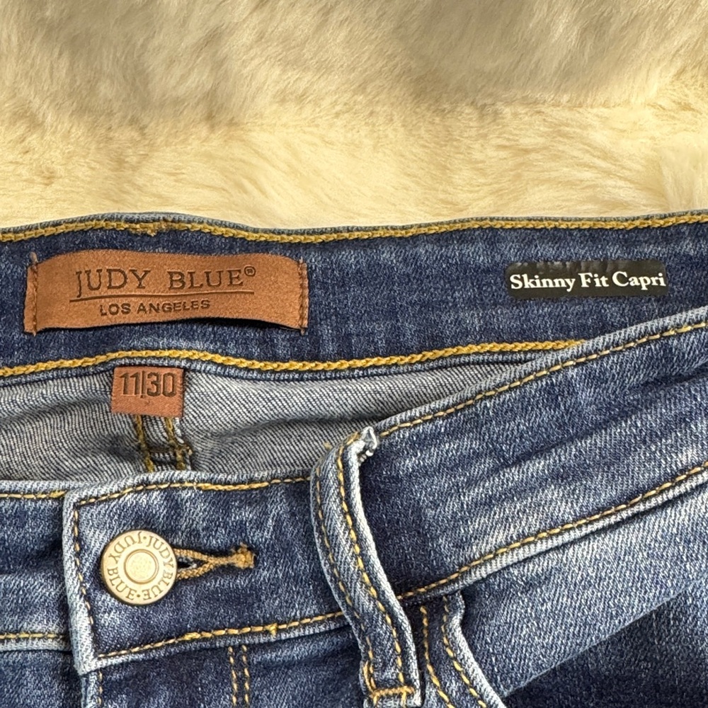 Judy Blue Dark Wash Skinny Fit Capri Jeans